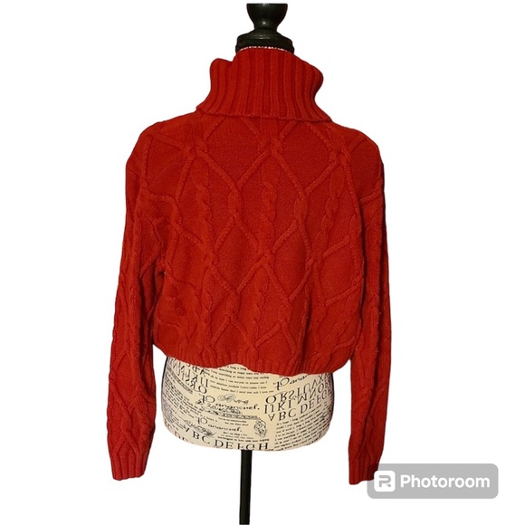 Hollister Cable Knit Red Cropped Sweater Size L - Picture 2 of 5